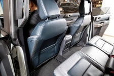 25년만에 야생마 돌아왔다…전설적 오프로드SUV, 국내상륙 [車~알칵]