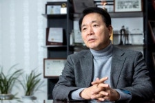 靑·문체부 밀어붙이는 'BTS 병역특례'…이대남 '공정' 건드렸다