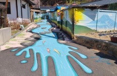 코로나에도 줄 서서 걸었다…장난기 가득 안동 예끼마을 속사정