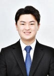 어린게 뭘 안다고 정치냐…시의원 출마한 03년생의 반박