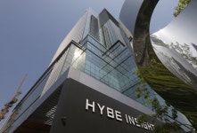 LG엔솔 299계단 순위 상승…500대 기업, 배터리·K팝·코인 떴다