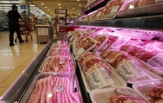 고기 사먹기 무섭네…이미 30% 오른 삼겹살값, 또 심상찮다