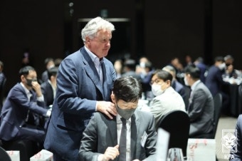 히딩크 감독의 찬사 “손흥민이 함께 했다면 2002년 결승행”
