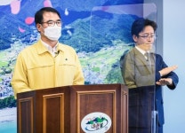 盧·文 고향마저 잃었다…경남 붉은 물결 속 유일한 생존지는