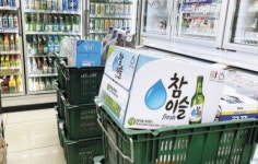 화물차 막고 경찰 밀쳐 4명 체포…화물연대 총파업에 곳곳서 충돌