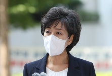 박순애, 연구용역에 남편 끼워주기 의혹…전문 역할 수행 반박