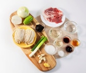 [쿠킹] 돼지고기와 ‘이것’만 넣고 만드는 초간단 짜장면