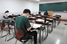 [사진] 원격수업 권고에 텅 빈 학원