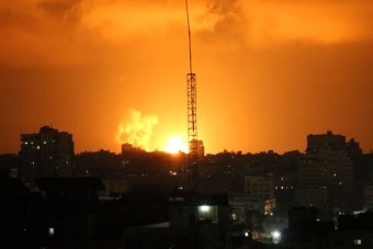 이스라엘, 팔레스타인 가자지구 전투기 공격…5세 포함 10명 사망