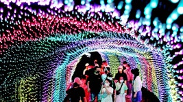 [포토타임] 형형색색 터널을 걸어요... 동굴 바캉스