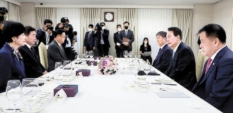여야중진협의체가 협치 물꼬트나…尹 “좋은 방향” 野 “말로만