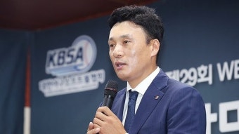 '국민타자' 이승엽, 두산 신임 감독 선임…초대 사령탑 최대 규모 3년 18억원