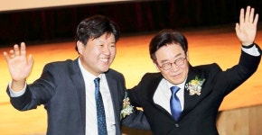 이재명 야인 시절부터 곁 지켰다…분신 김용의 14년 충성