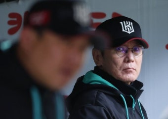 “푸이그? 충분히 잡을 수 있죠”…벼랑 끝 사령탑의 너털웃음