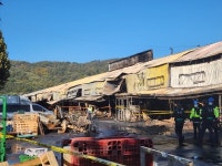 지우개로 지운듯 잿더미된 과일…대구 매천시장 상인 눈물