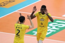 [김기자의 V토크] 케이타의 옆에도, 니콜라의 옆에도 황택의가 있었다