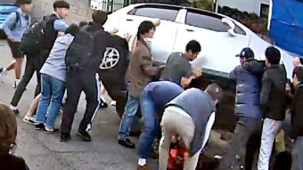 만취 차량에 깔린 할머니 구한 시민들…손자 친구들도 있었다