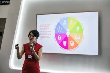 우리 아이 폰 중독 막는 기막힌 방법 둘