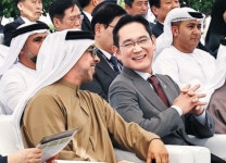 만수르 옆 이재용 웃었다…삼성이 찜한 UAE 야심작 뭐길래