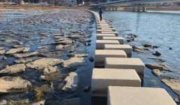 남대천 갈대밭 걷고, 39도 온천에 몸 풀고