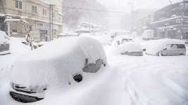 울릉도 75㎝ 눈, 호남 여객선·도로 통제...이틀째 전국이 꽁꽁