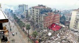 골든타임 24시간뿐인데…“붕괴된 건물 밑에 수천명 있다”