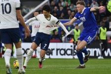 손흥민 여우 사냥 실패…토트넘, 레스터시티에 1-4 역전패