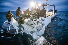 [속보] “美, 휴런호 상공서 비행 물체 또 격추”