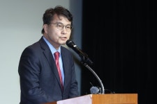 박정희역 박정희공항…정치권으로 튄 역사·공항 개명 논쟁