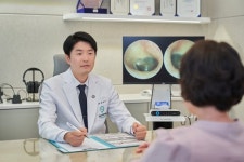 킴스히어링 보청기, ‘2022 올해의 우수브랜드 대상’ 의료기기 / 보청기 부문 1위 수상