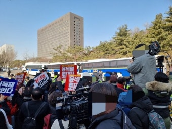 국민의힘, 더불어민주당 대표 이재명을 씨 없는 수박으로 비판