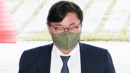 이재명 여의도 페북에 수원 법정 들썩였다…이화영 재판 신경전