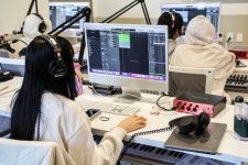 입학 조건이 학교 자퇴…SM, 사교육 1번지에 만든 학원 정체