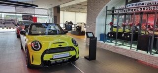 면허 딴 지 20년, 미니쿠퍼로 난생 첫 시속 140km 달려봤다