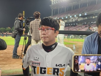 양현종vs김광현, 역대급 맞대결 속 무승부로 마무리, 팬들 감동 (100자)