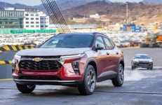 美서 일냈다, 소형 SUV 판매 1위…스바루·혼다 제친 한국GM