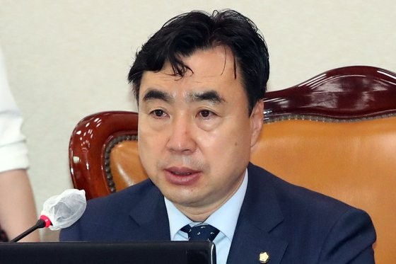 더불어민주당 전·현직 의원 3명, 돈봉투 사건에 징역형 선고