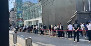 강남 한복판 300m 줄섰다…기습 공지에도 사람 몰린 美버거집