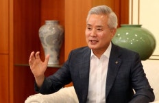 천황도 범부다 저항...日창가학회, 이순신·유관순 알렸다 [백성호의 현문우답]