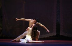 여리여리 백조의 호수 지젤은 잊어라, 발레도 강인한 여주가 대세[발터뷰]