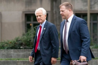 FBI 혼란 빠뜨린 前주차요원…측근들도 모른 '트럼프 도우미'였다