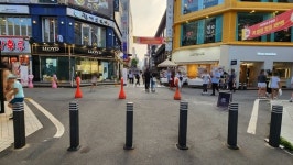 대전 명물 튀소에 난리…경찰, 4만명 몰리자 말뚝 세웠다