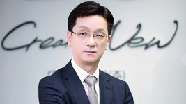 가짜 이력 믿고 놀러다녔다…이안 그 회사가 몰락한 까닭