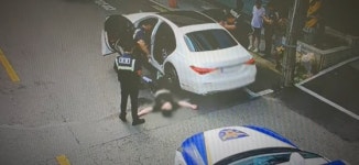 강남 한복판서 차 문 열고 대자로 뻗은 남성…차에서 필로폰 나왔다