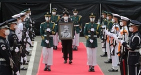 홍범도 흉상 이전에 文 이어 ‘명·낙’도 비판…“박근혜 정권 연상”