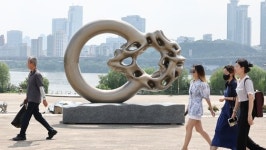 야외 미술관 된 한강공원…크라운해태, K-조각 아름다움 알린다