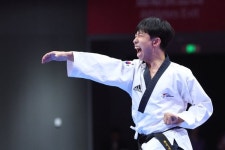 태권도 품새 강완진 일냈다…항저우 AG 대한민국 첫 금메달