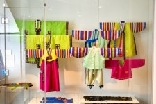 [소년중앙] 아기 돌복부터 럭셔리 브랜드까지…세계로 뻗는 색동의 매력