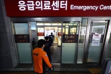 소아과 전공의 확보 71%→26% 급감…지방의료는 궤멸상태