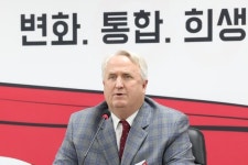 이준석 대사면 인요한 혁신위 첫 안건…정작 이준석 반응은